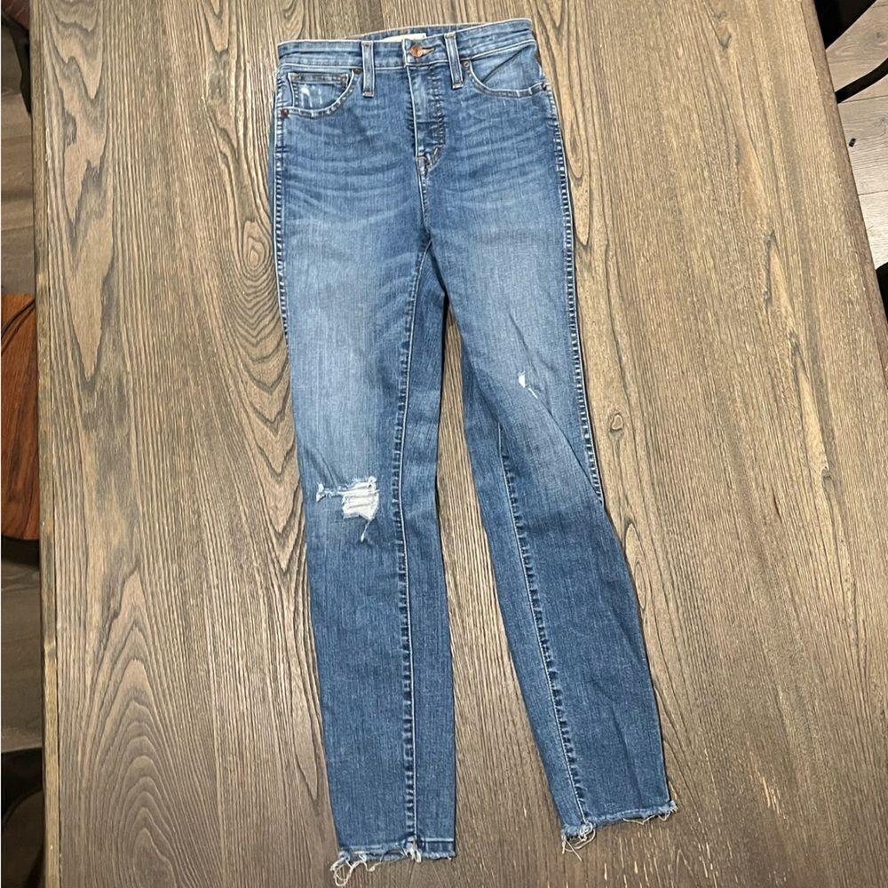 Madewell Medium Wash 9 Inch Mid Rise Ripped Knee Distressed Skinny Jeans Size 25